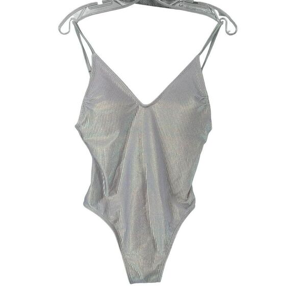 Iridescent Swimsuit White One Piece Size M Ribbed V Neck Xhilaration Swim Bride - Picture 1 of 10